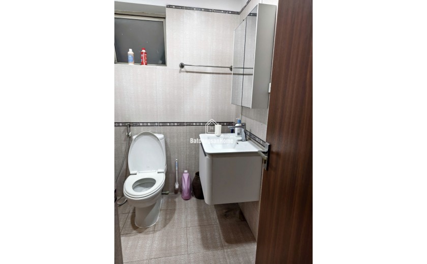 Cho thuê căn hộ chung cư Vũ Phạm Hàm 96m2, 2 ngủ, 15 Triệu - Full đồ